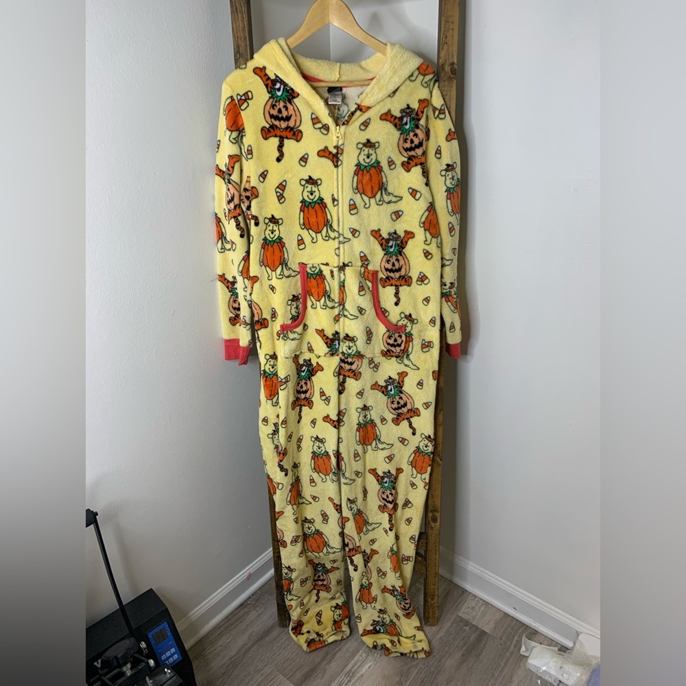 Disney Winnie the Pooh Yellow and Black Hooded Sleepwear Size L